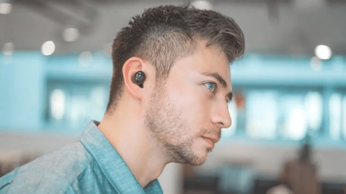 Airpod equipped with artificial intelligence and meta camera